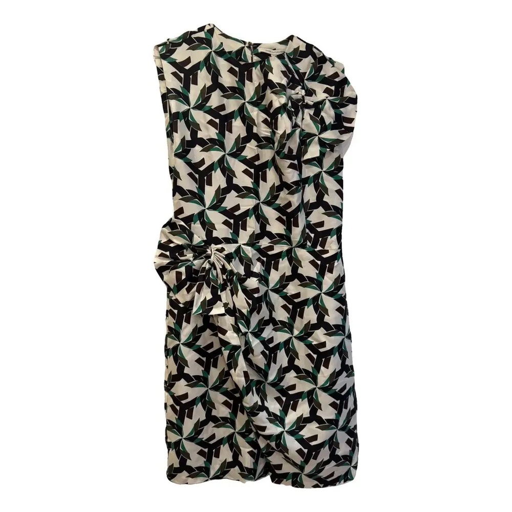 DVF Diane Von Furstenberg 100% silk Size 6 US $575 Dress